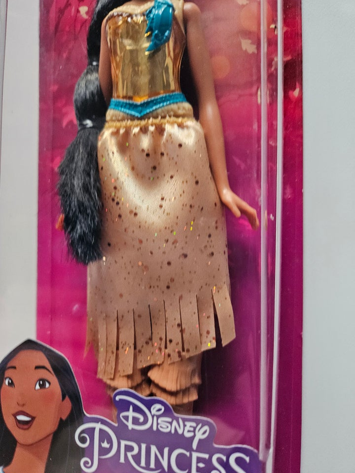 Barbie, Pocahontas Disney dukke