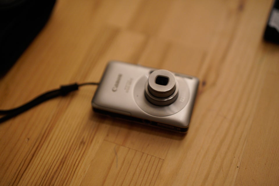 Andet, ixus 100is silver, God