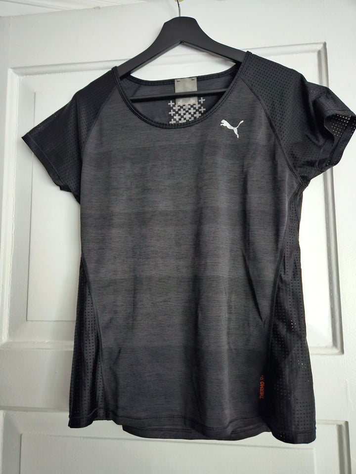 T-shirt, T shirt, Puma