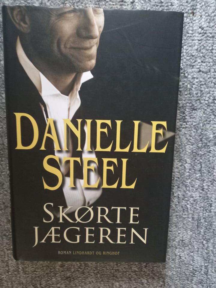 Skørtejægeren, Danielle Steel,