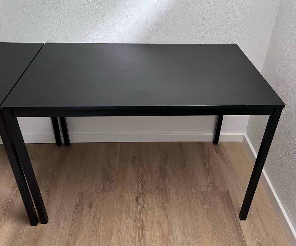 Arbejdsbord, Ikea, b: 110 d: 67 h: 74