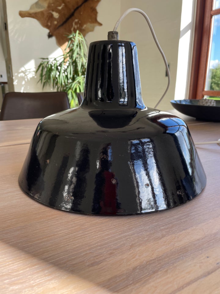 Anden loftslampe, Industri lampe