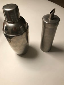 Shaker og sukker holder