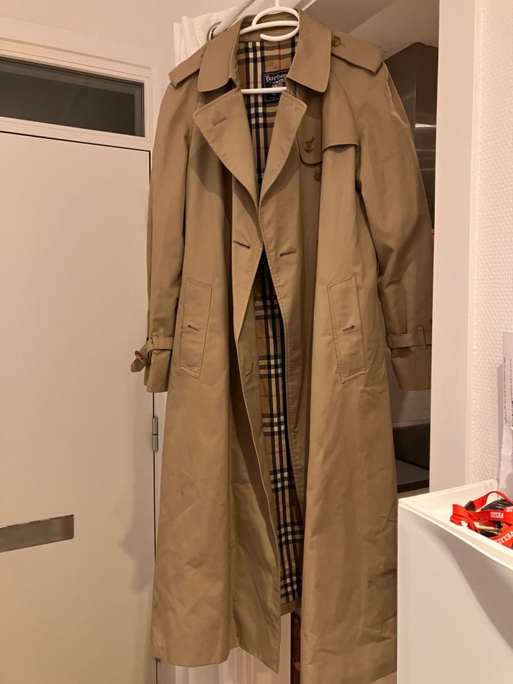 Cottoncoat, str. 36, Burberry