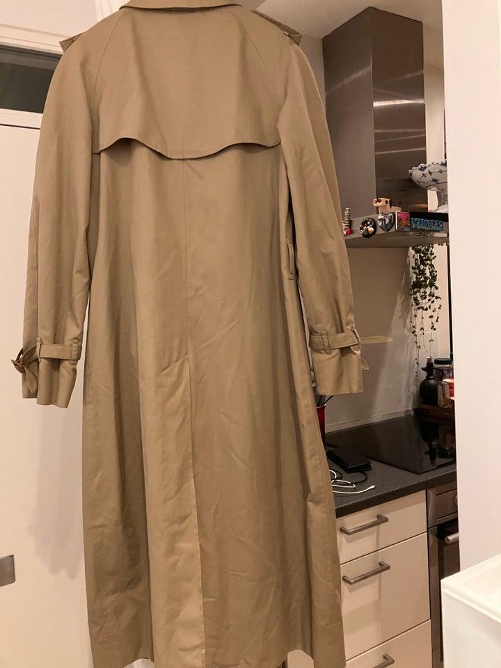 Cottoncoat, str. 36, Burberry