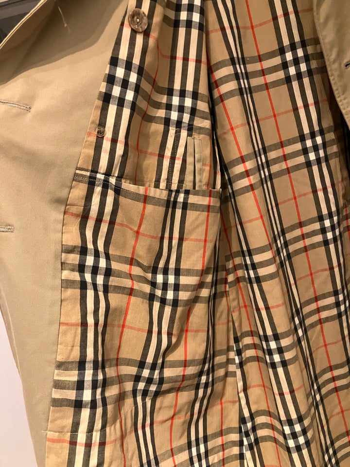 Cottoncoat, str. 36, Burberry