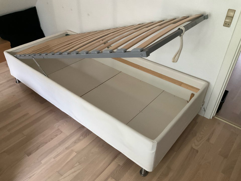 Enkeltseng Ikea b: 90 l: 200 h: 40