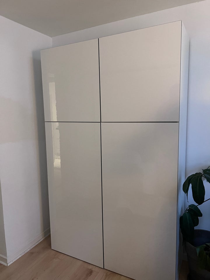 Andet skab IKEA b: 120 d: 40 h: 192