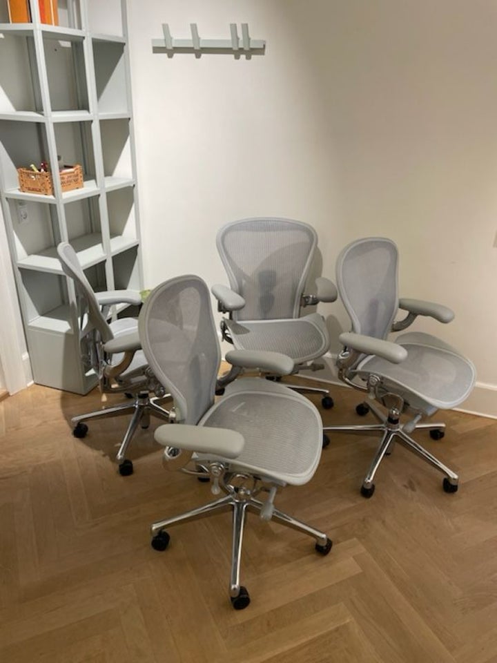 Don Chadwick Herman Miller Aeron