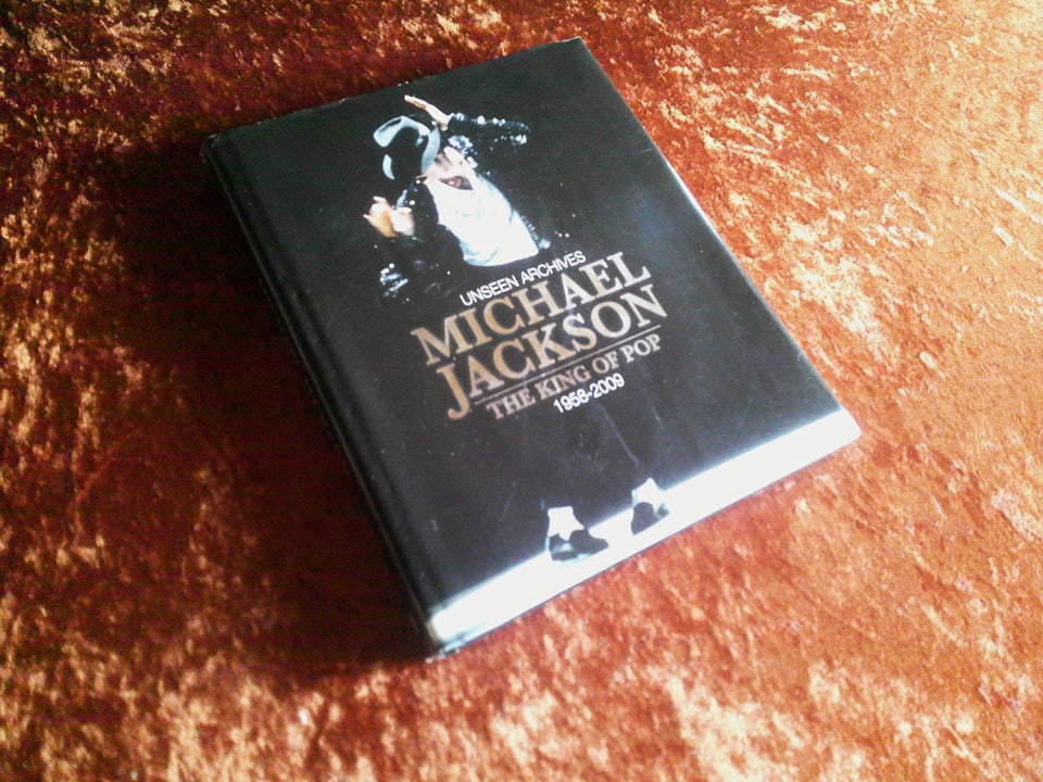 Michael Jackson - The king of pop