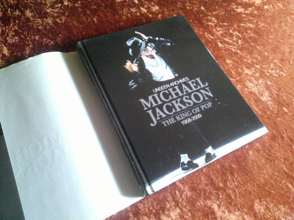 Michael Jackson - The king of pop