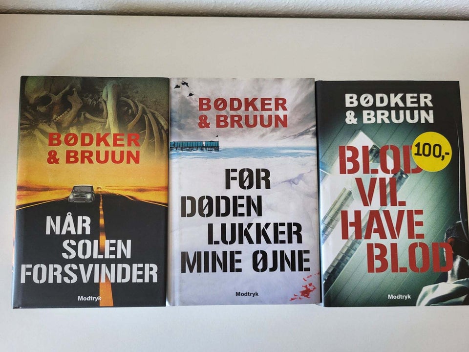 ?, Bødker  Brun, Bogsamling