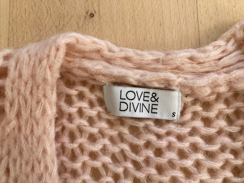 Cardigan, Love and Divine, str. 36