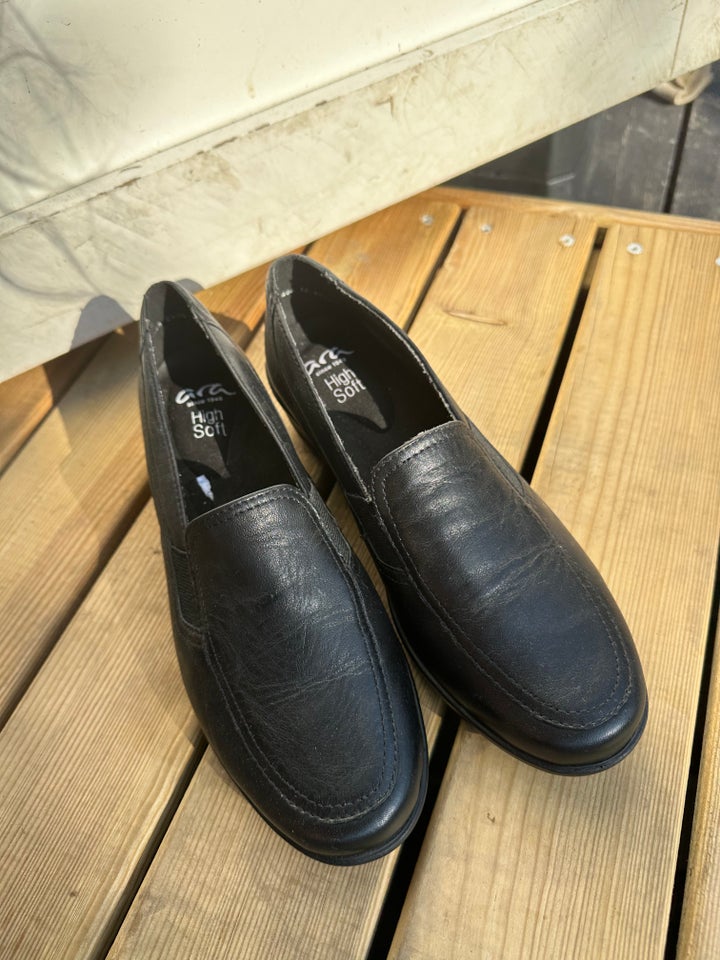 Loafers, str. 39, Ara