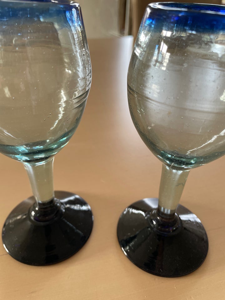 2 mundblæste vinglas Glas