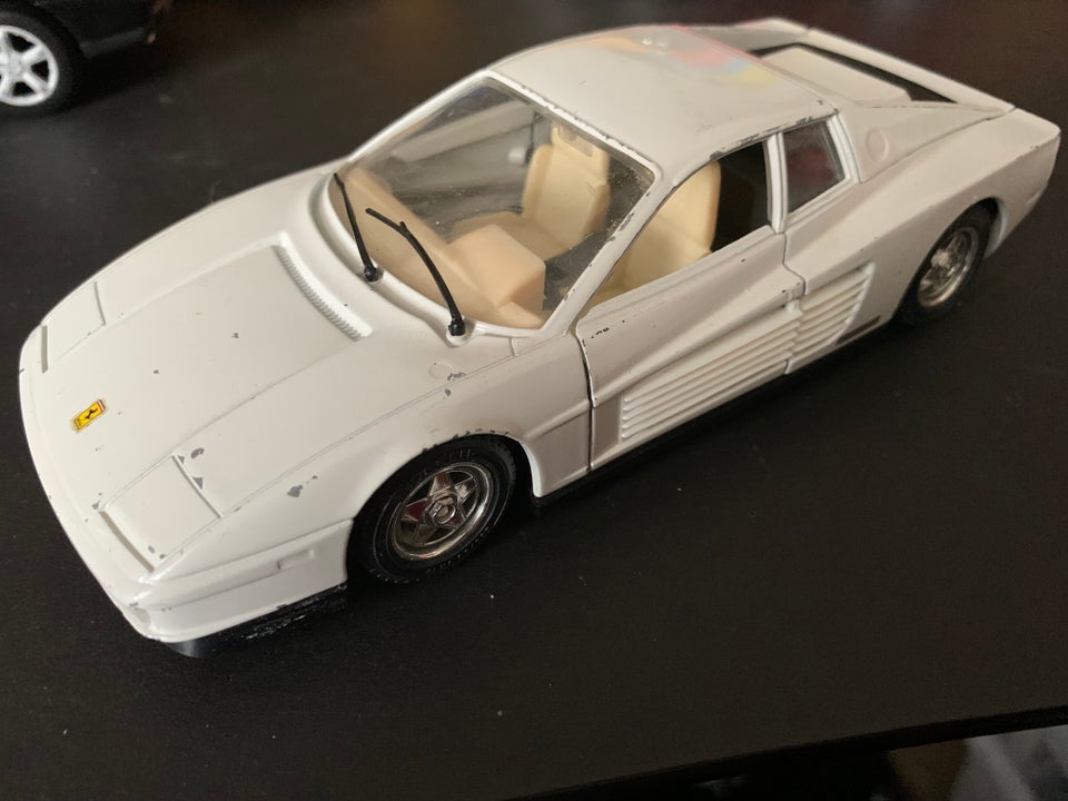 Modelbil, Burago Ferrari, skala