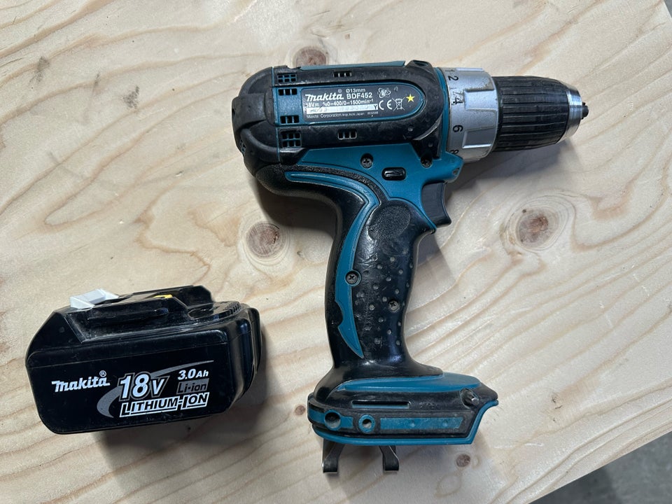 Skruemaskine, Makita BDF452