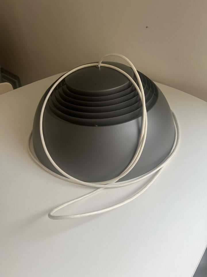 Arne Jacobsen, Loftlampe