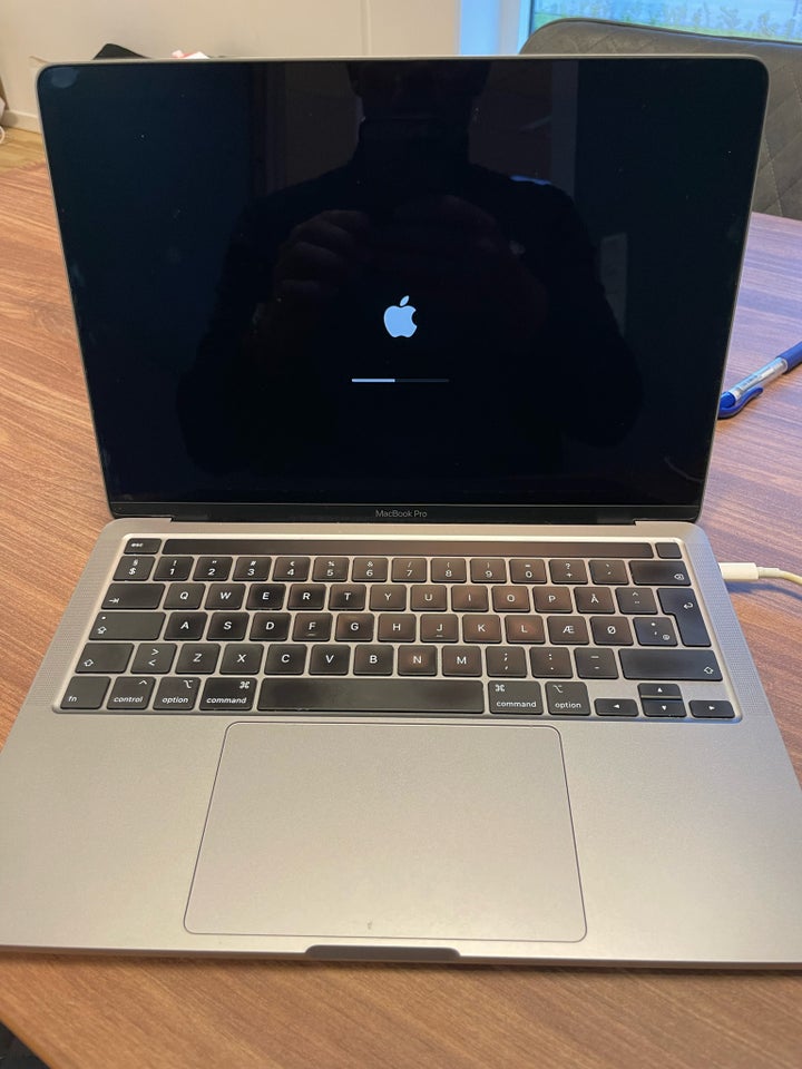 MacBook Pro 2020 32GB Ram 23GHz i7