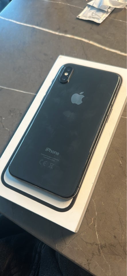 iPhone X, 64 GB, sort