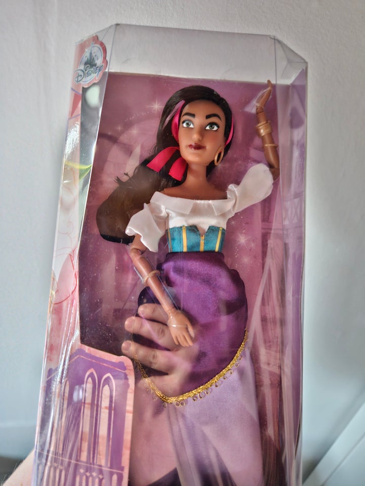 Barbie, Esmaralda Disney dukke