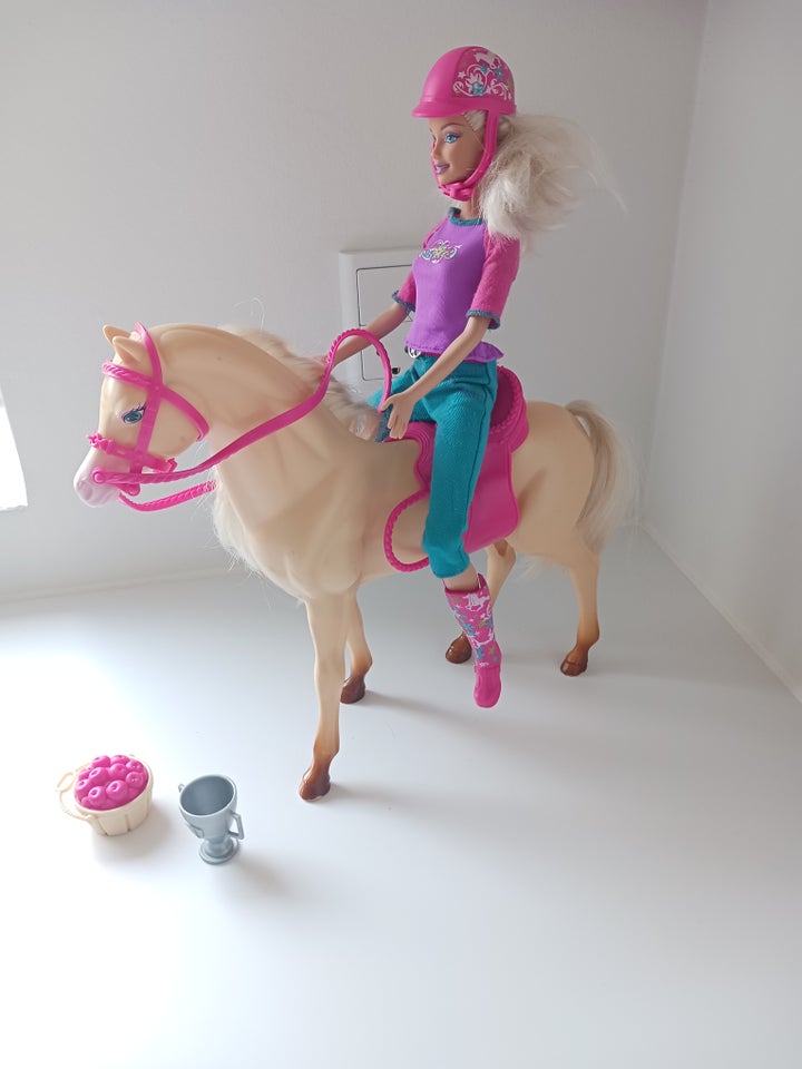 Barbie, Barbiedukke og hest