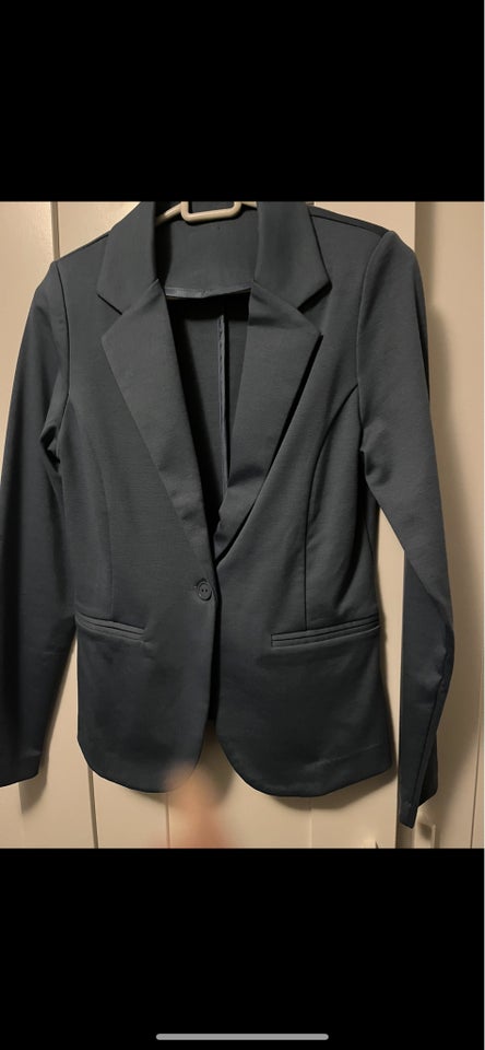 Blazer, str. 36, Forskelligt