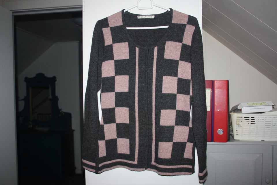 Cardigan, Mansted, str. 38