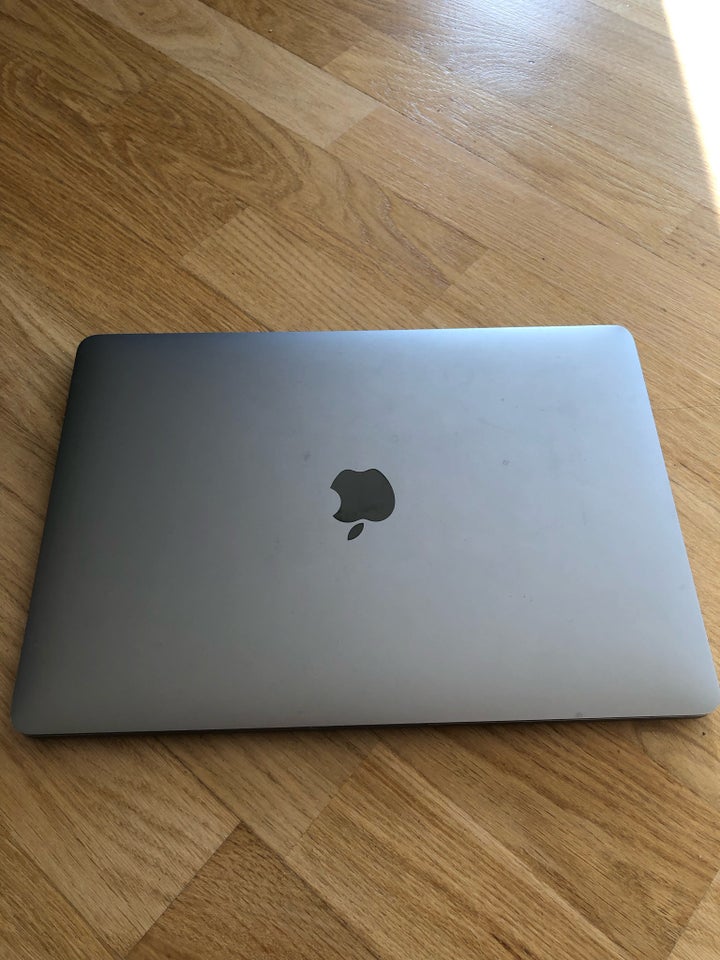 MacBook Pro A1989 i5 24GHz GHz