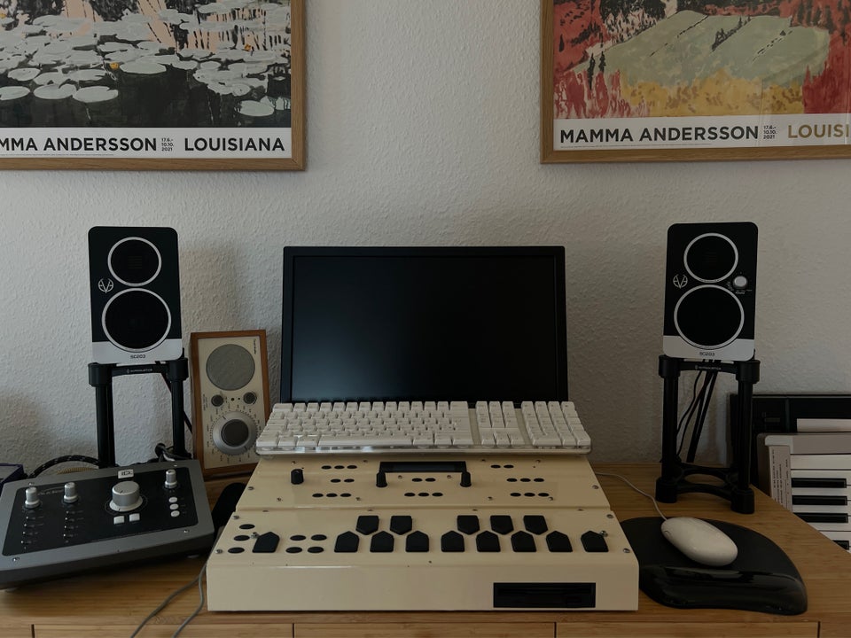 Studio monitors, Eve Audio SC203