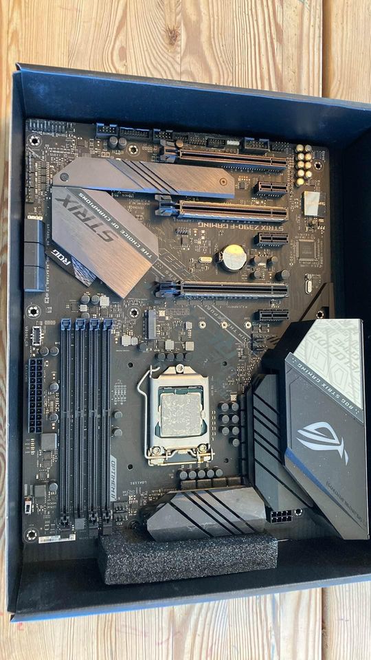 Z390-F LGA 1151 Bundkort+ Intel