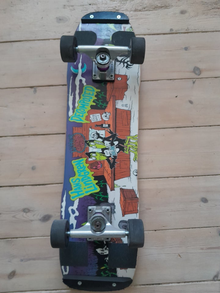 Skateboard, Decomposed, str.