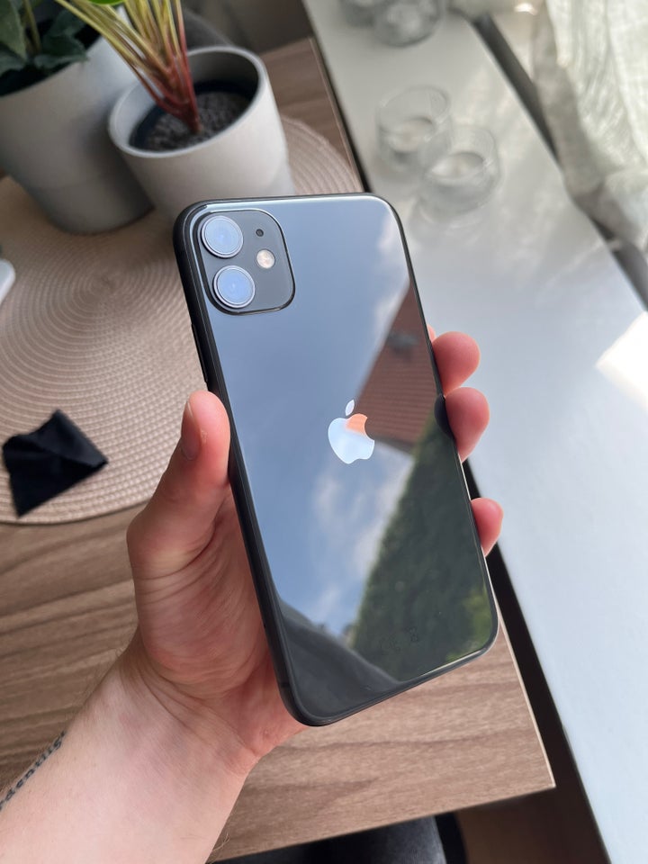 iPhone 11, 128 GB, sort