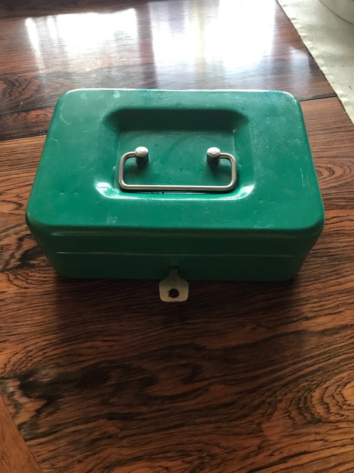 Pengebox, Metal