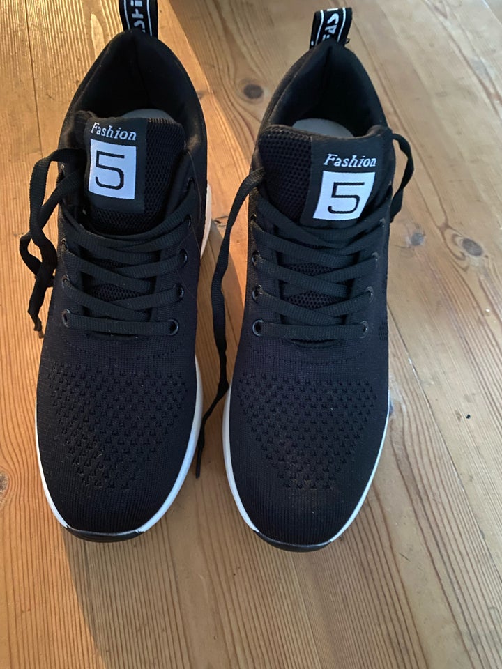 Sneakers str 40 Ubrugt