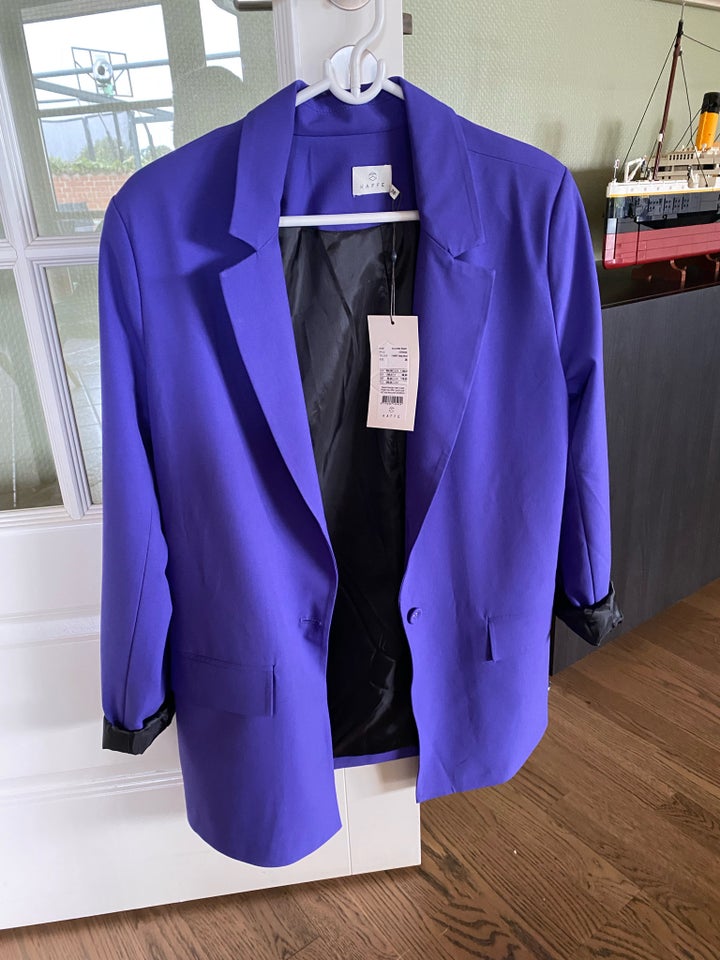 Blazer, str. 36, Kaffe