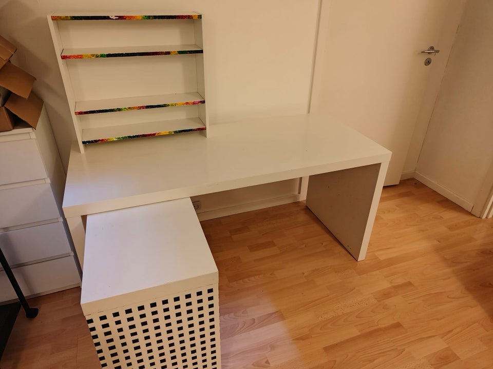 Skrivebord Ikea b: 151 d: 65 h: 73