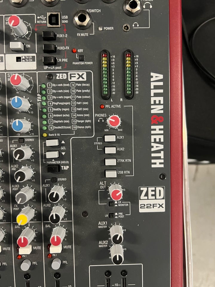 Analog mixer, ALLEN  HEATH ZED 22FX