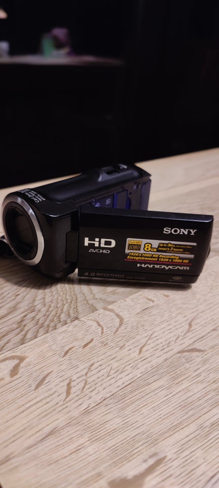 Sony HDR-CX105E 40 megapixels