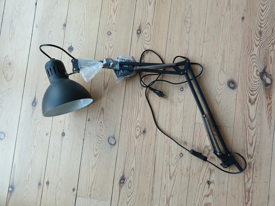 Skrivebordslampe, Ikea