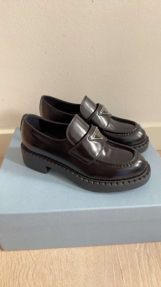 Loafers, str. 36, Prada