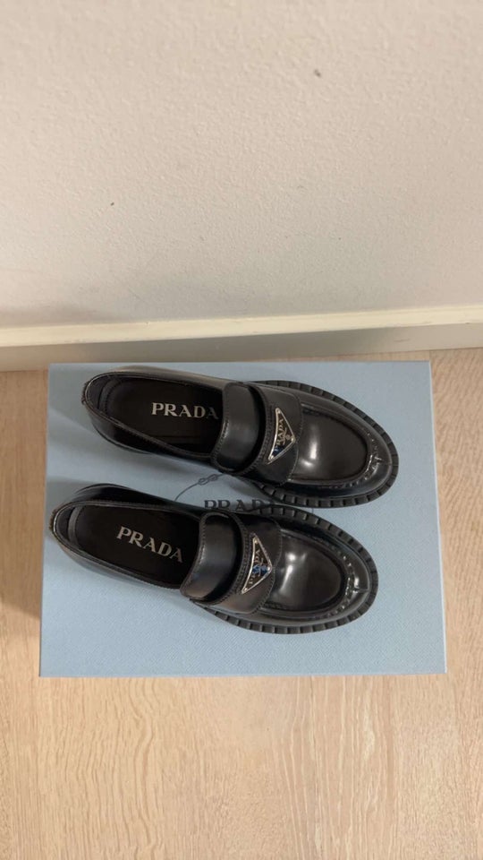 Loafers, str. 36, Prada