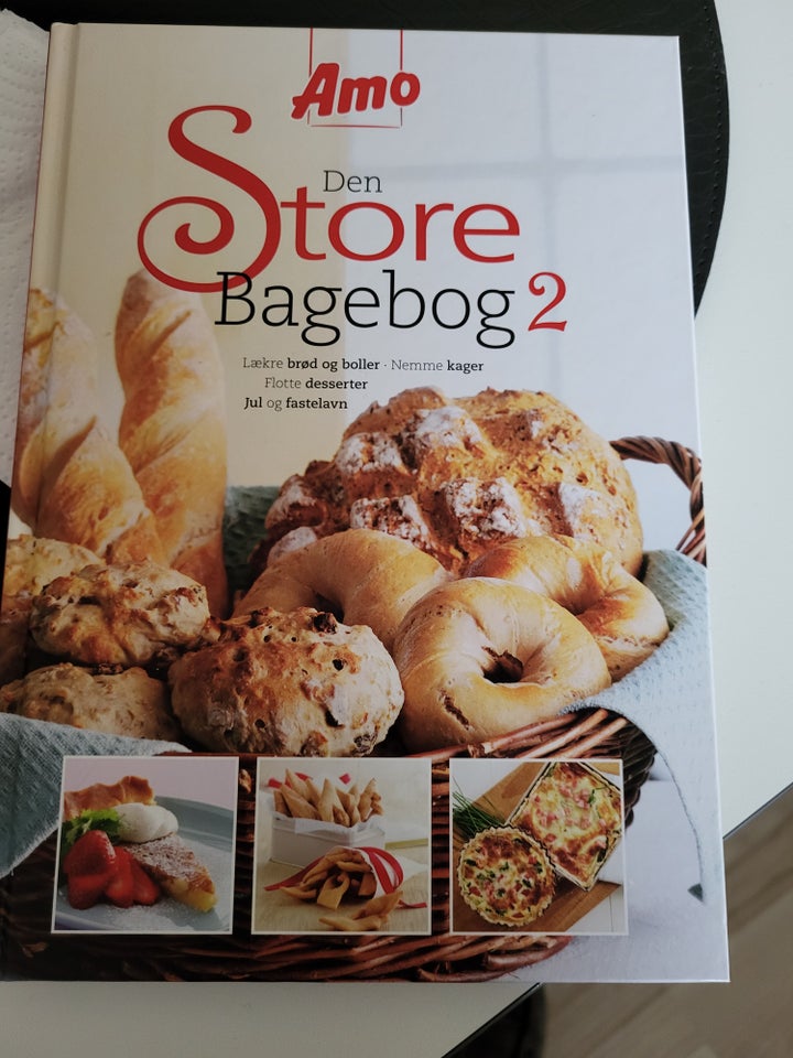 Deb store bagebog, Amo, genre: