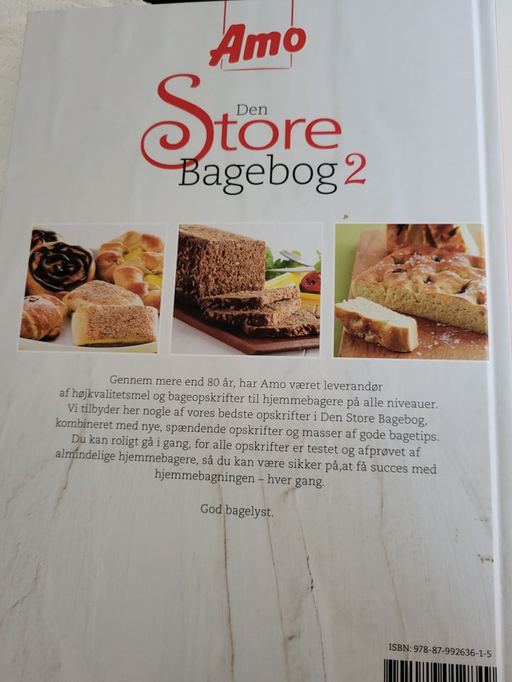 Deb store bagebog, Amo, genre: