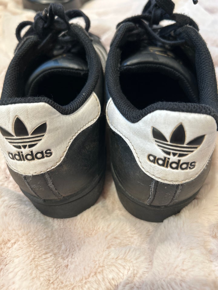 Sneakers, Adidas superstar, str.