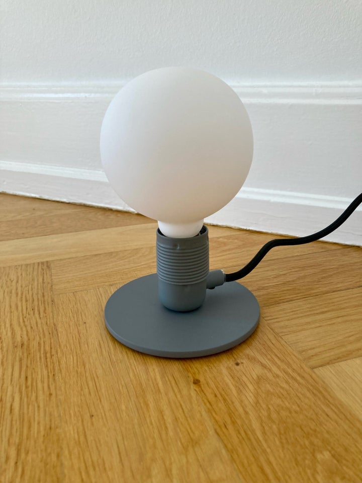 Anden bordlampe, Frama