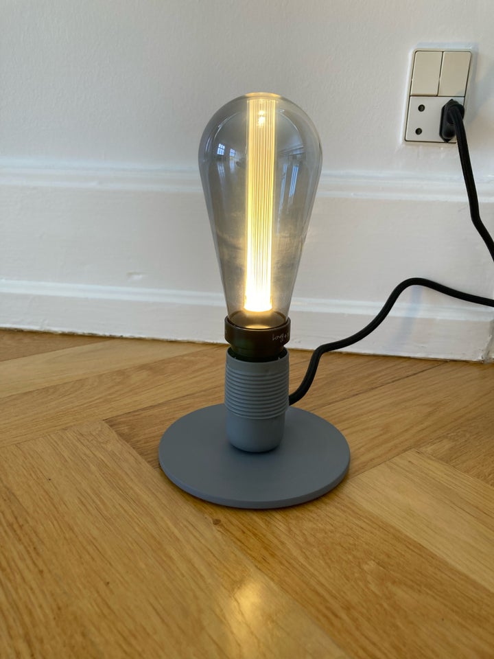 Anden bordlampe, Frama