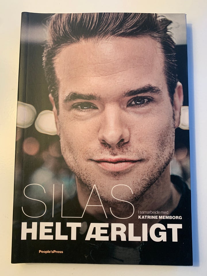 Silas Helt Ærligt, Silas Holst