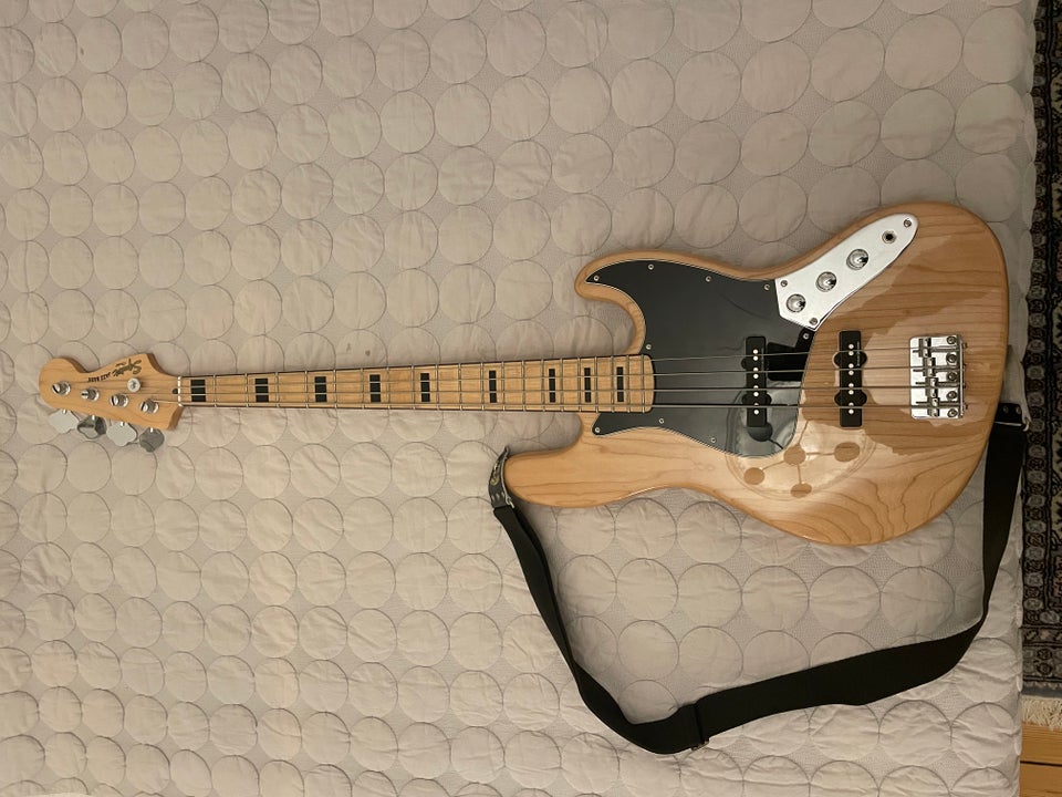 Elbas, Fender Jazz Bass