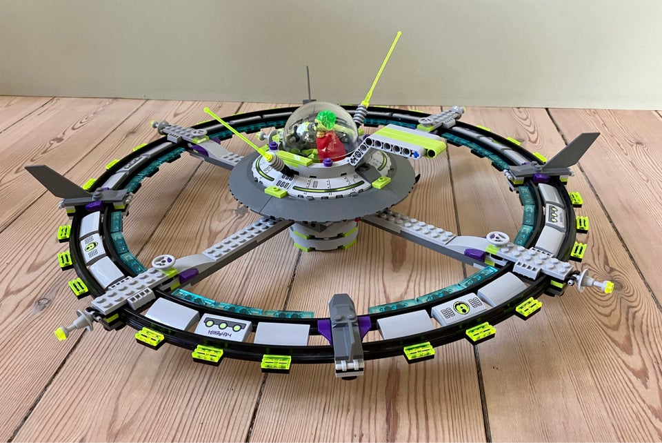 Lego Alien conquest 7065